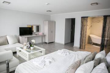 Фото номера Апартаменты Отель Hotel Greys Polonia г. Zasutowo 2